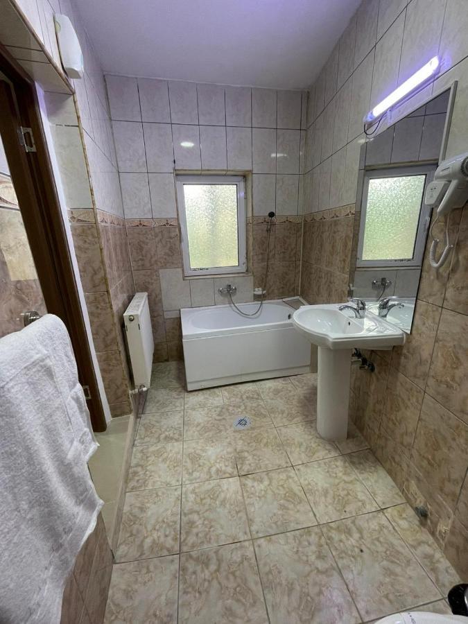 Hostel Tripoli Palace Bukareszt Zewnętrze zdjęcie
