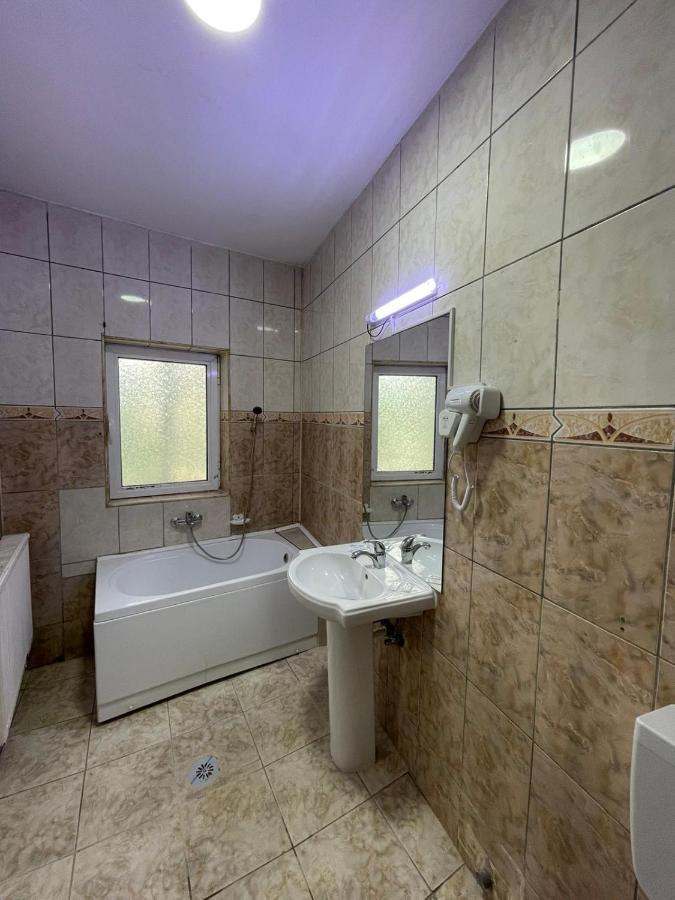 Hostel Tripoli Palace Bukareszt Zewnętrze zdjęcie